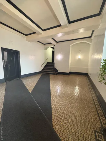 $389,000 | 5005 43rd Avenue, Unit 5H | Woodside