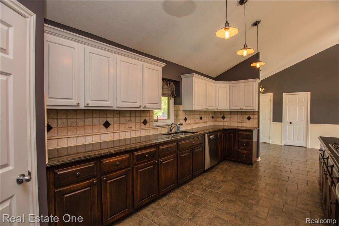 9160 Sashabaw Road Clarkston, MI 48348 - Photo 18 of 49 Lake House (103 of 44).jpg