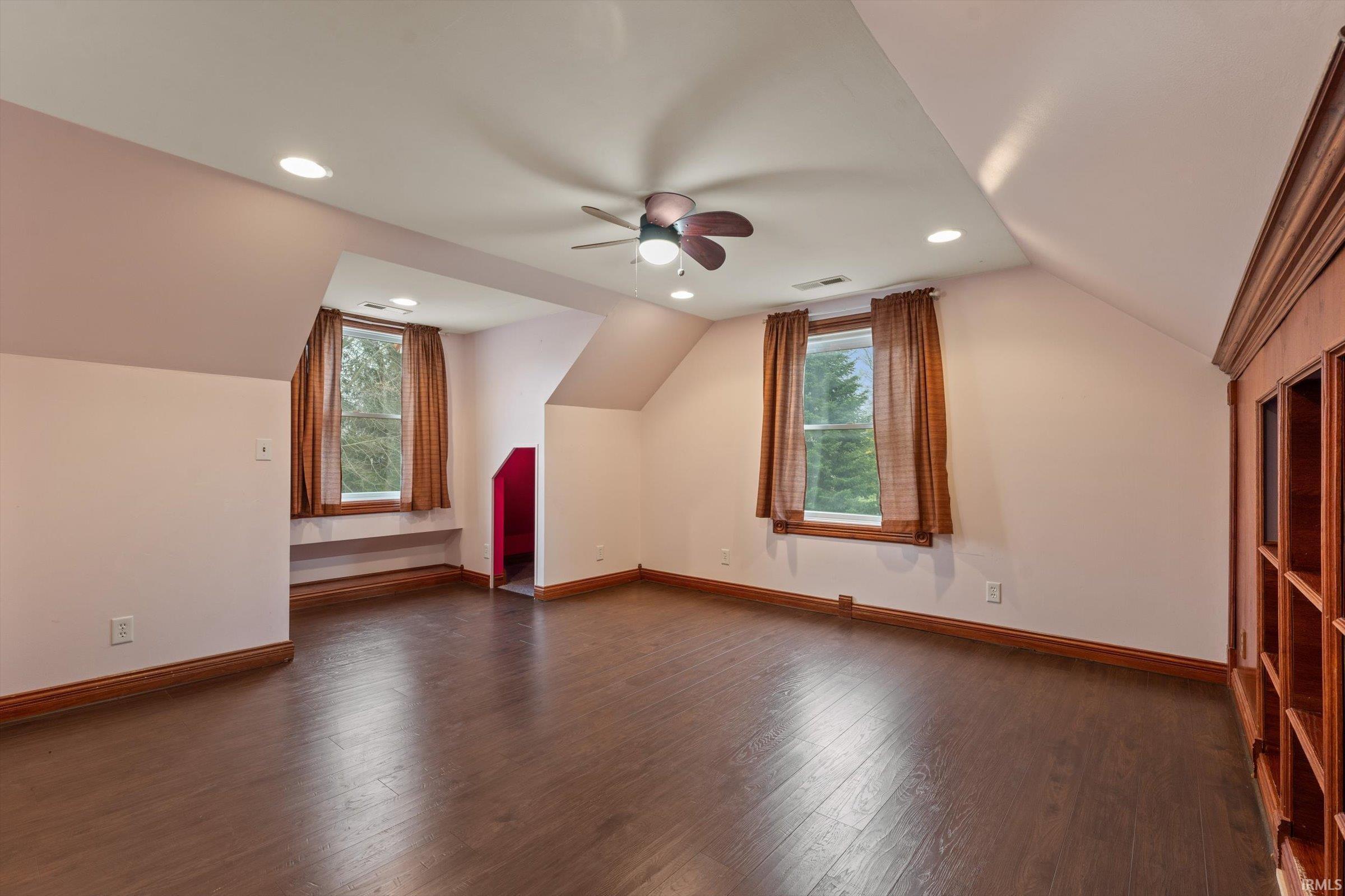 7692 North Emery Road Rolling Prairie, IN 46371 - Photo 11 of 36