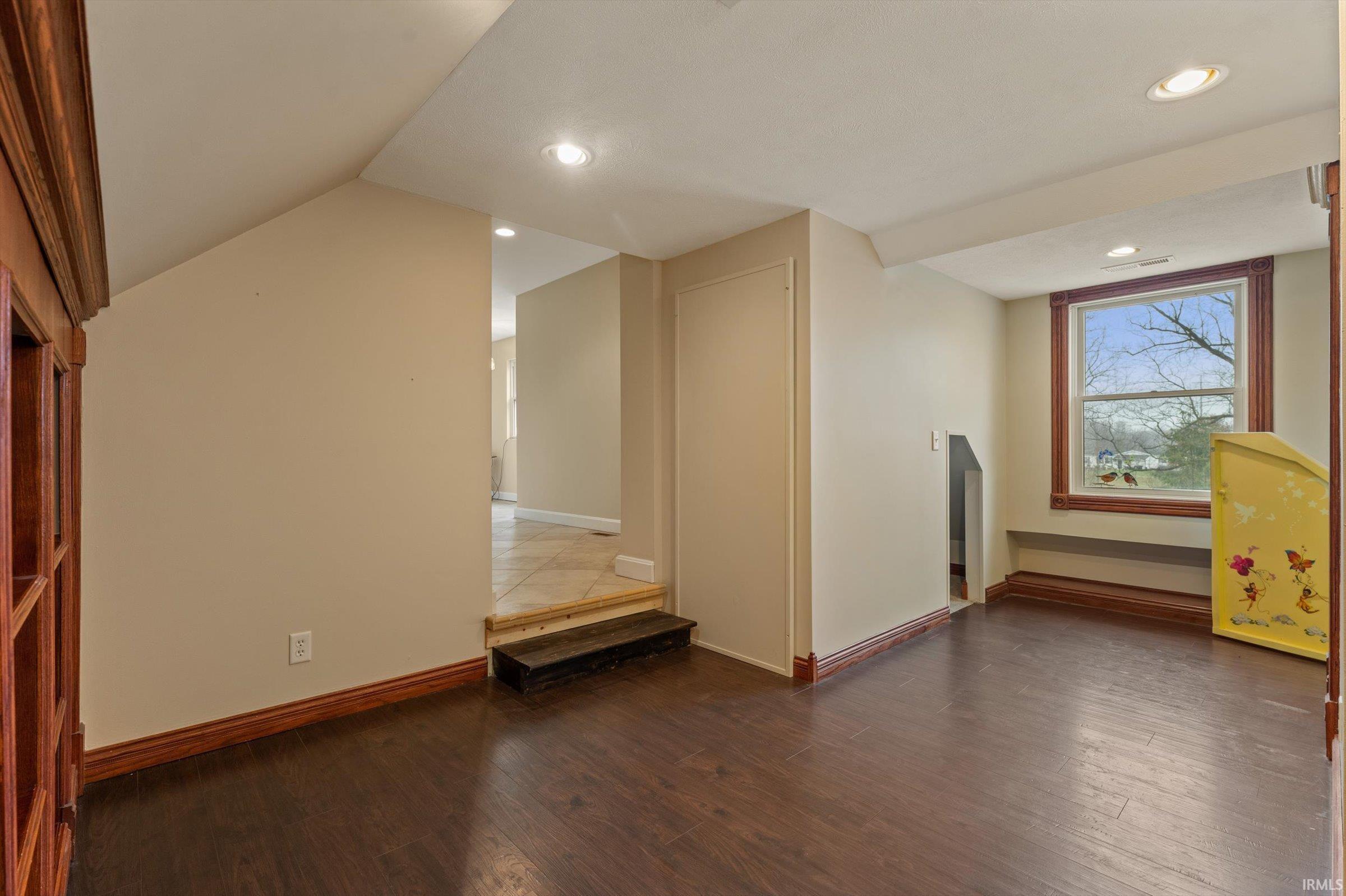 7692 North Emery Road Rolling Prairie, IN 46371 - Photo 9 of 36