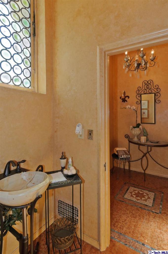 Undisclosed Address Pasadena, CA 91105 - Photo 4 of 56 Additional Photo