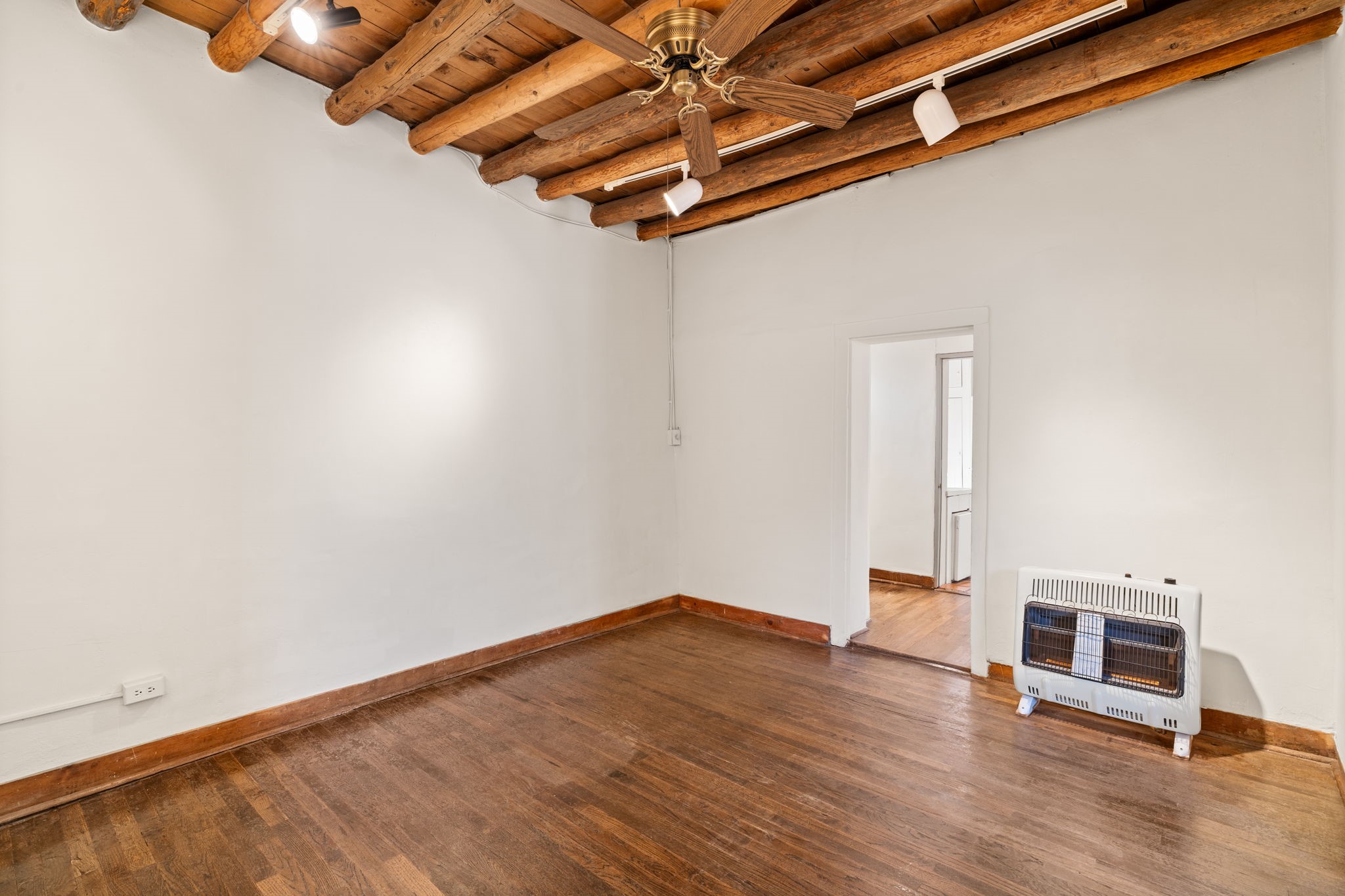 634 Canyon Road Santa Fe, NM 87501 - Photo 7 of 53