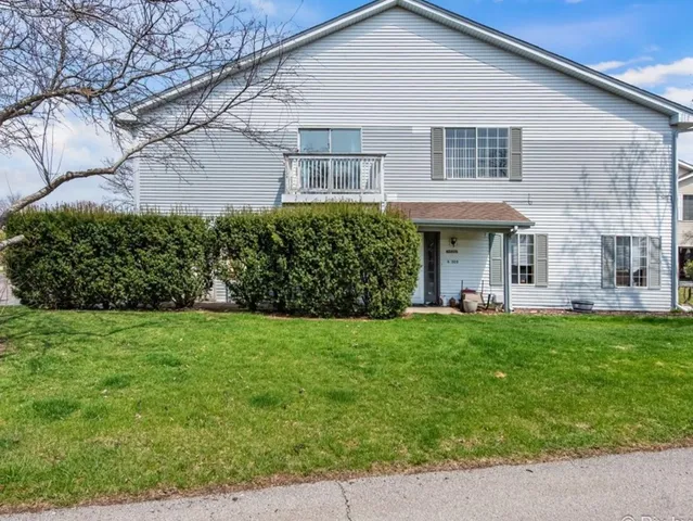 $2,400 | 6-s018 Steeple Run Drive, Unit 6S018, Naperville, IL 60540