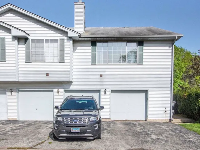 $2,400 | 6-s018 Steeple Run Drive, Unit 6S018, Naperville, IL 60540