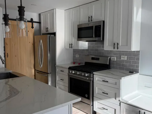 $2,300 | 6-s018 Steeple Run Drive, Unit 6S018, Naperville, IL 60540