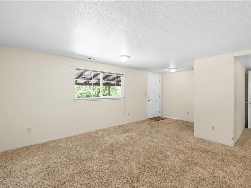 6554 Downing Road Central Point, OR 97502 - Photo 7 of 29 11-CI_7165