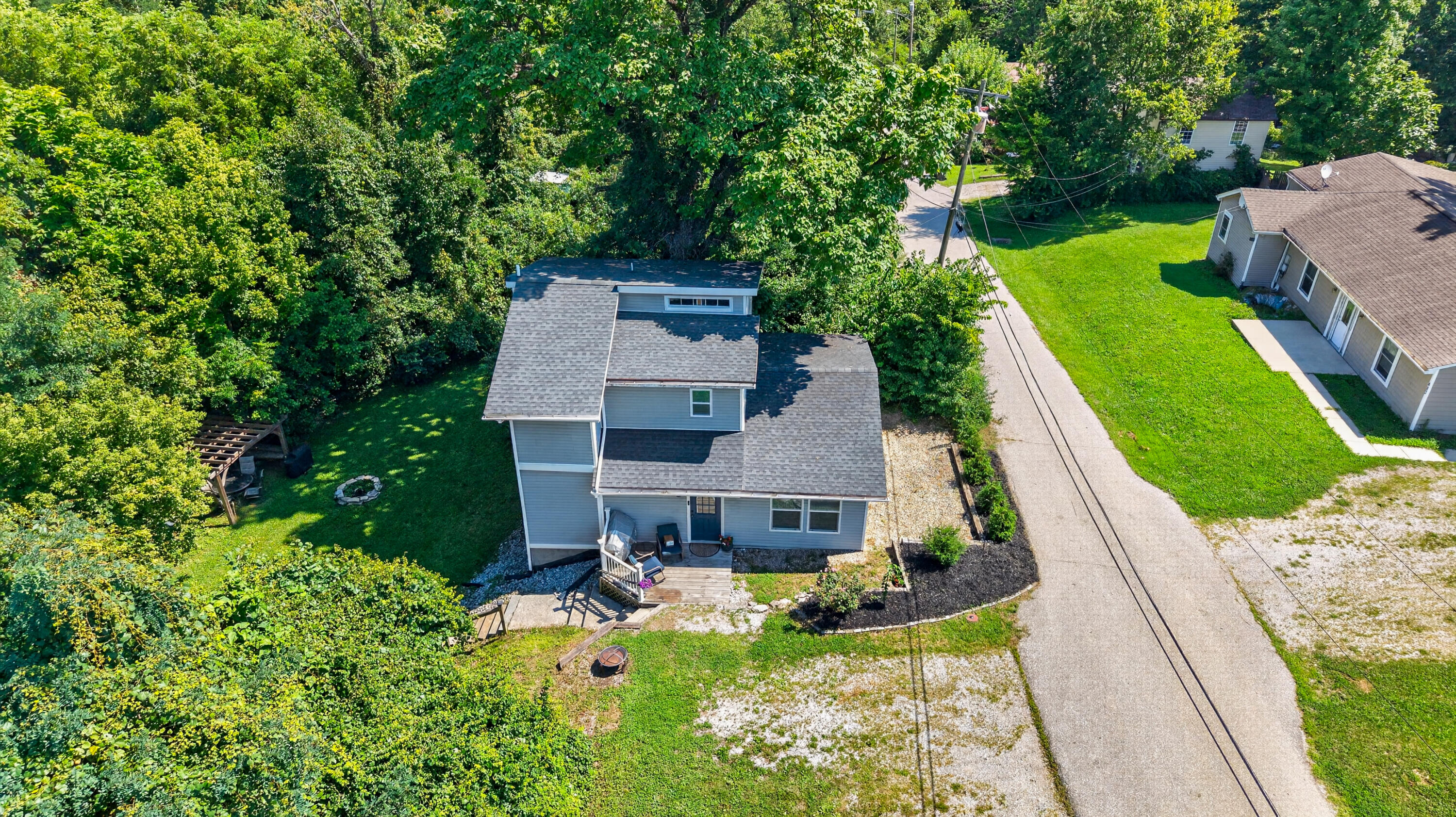 486 Forest Road Covington, KY 41015 - Photo 4 of 42 DJI_20260804120152_0026_D