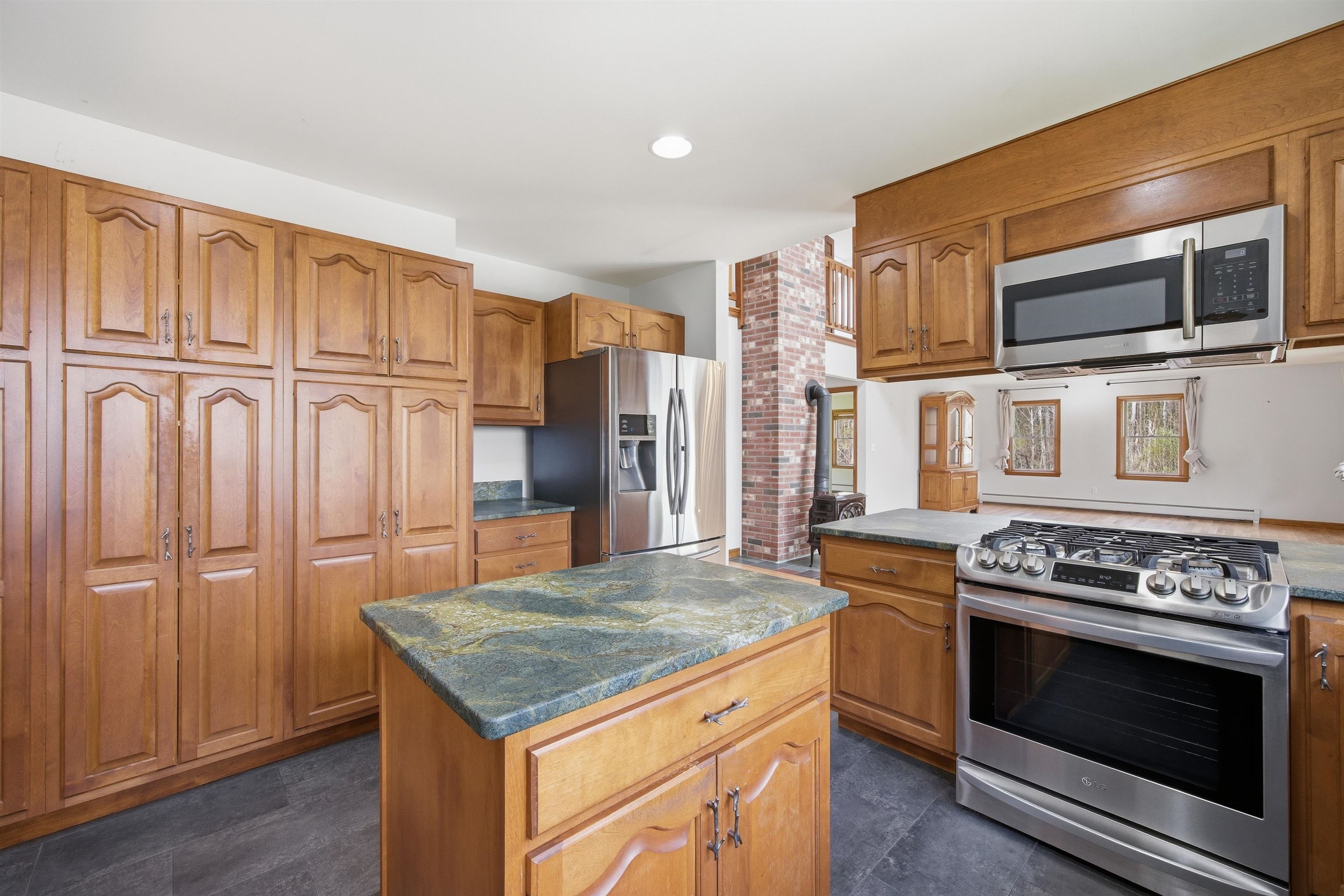 228 Leonard Road Sharon, VT 05068 - Photo 21 of 56