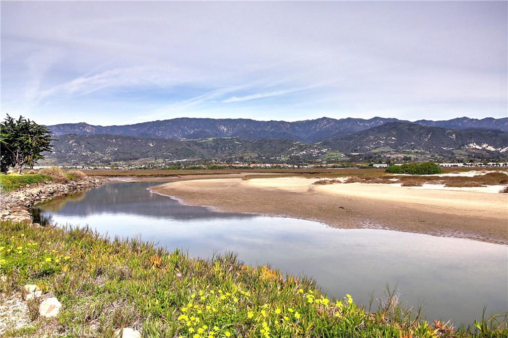 539 Sand Point Road Carpinteria, CA 93013 - Photo 6 of 30