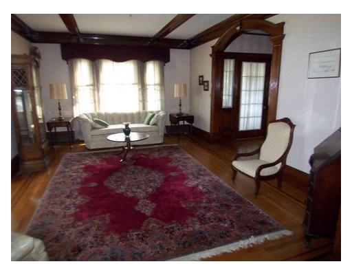 485 South Main Street Woonsocket, RI 02895 - Photo 11 of 20 Living Room.