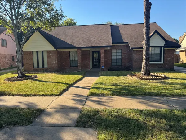 $322,500 | 9106 Sabastian Drive, Houston, TX 77083