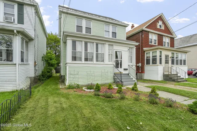 $230,000 | 326 Mountain Street, Albany, NY 12209
