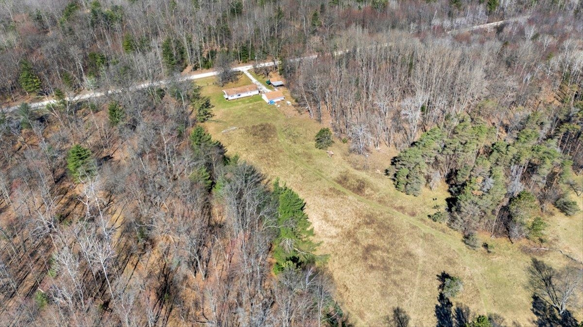 2564 National City Road Hale, MI 48739 - Photo 11 of 45