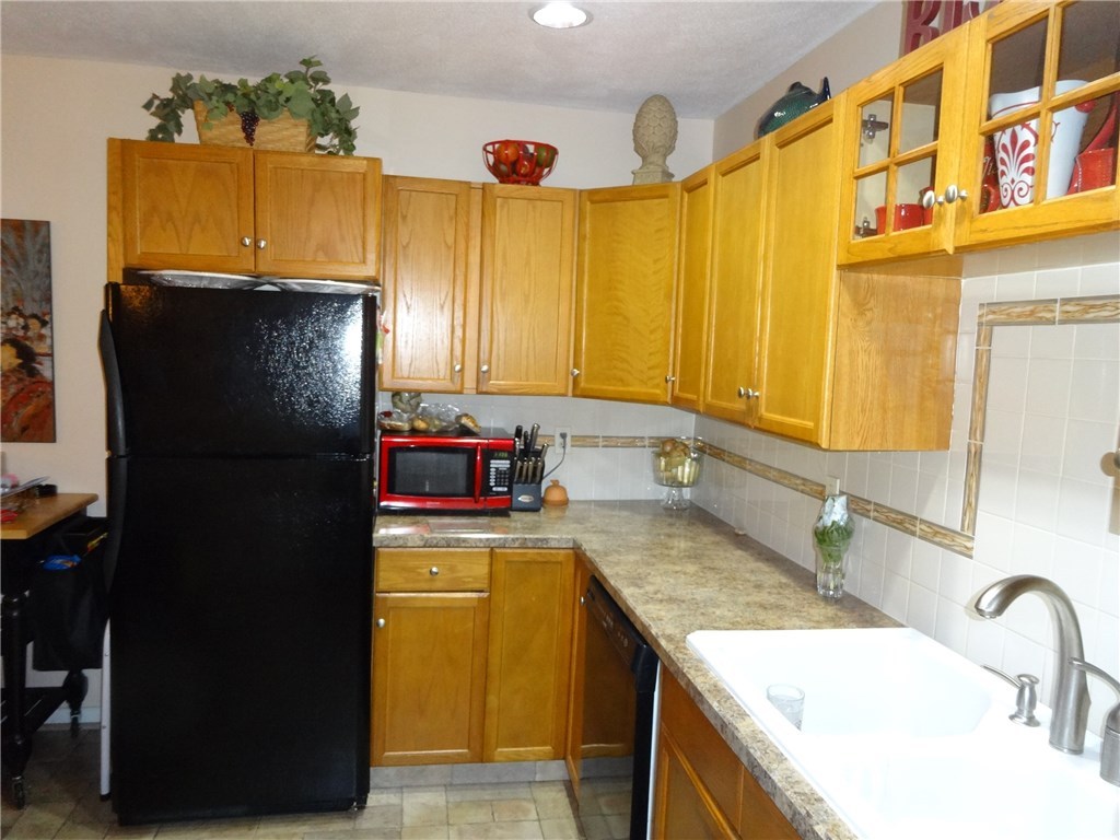 4430 Post Road, Unit E58 Warwick, RI 02818 - Photo 8 of 38