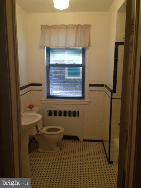 1511 Ralworth Road Baltimore, MD 21218 - Photo 16 of 19 Bath Upper Level