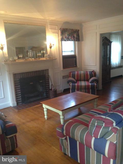 1511 Ralworth Road Baltimore, MD 21218 - Photo 4 of 19 Living Room