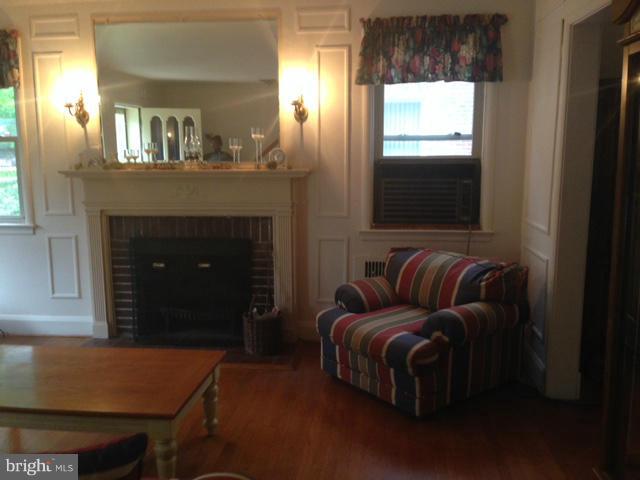 1511 Ralworth Road Baltimore, MD 21218 - Photo 6 of 19 Living Room w/ fireplace