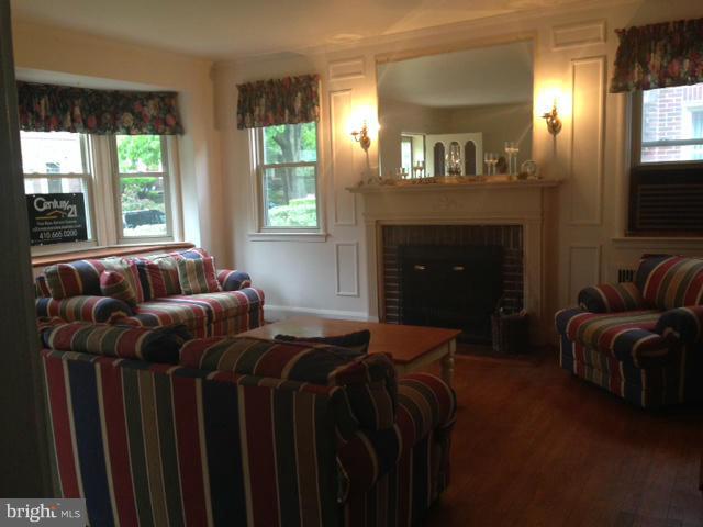 1511 Ralworth Road Baltimore, MD 21218 - Photo 7 of 19 Living Room