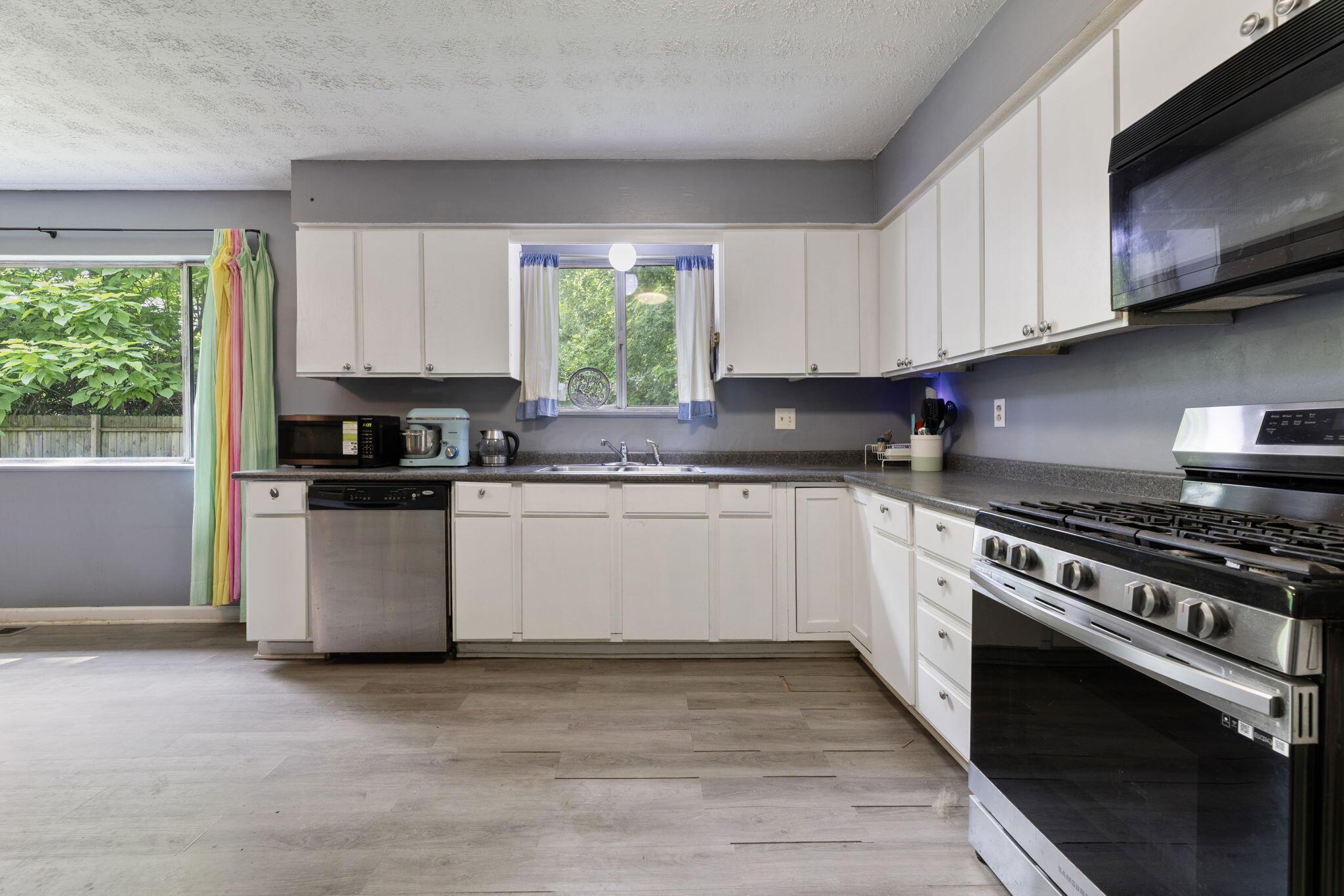 76 Harrison Street Pataskala, OH 43068 - Photo 15 of 45 Large, country kitchen with ss appliances