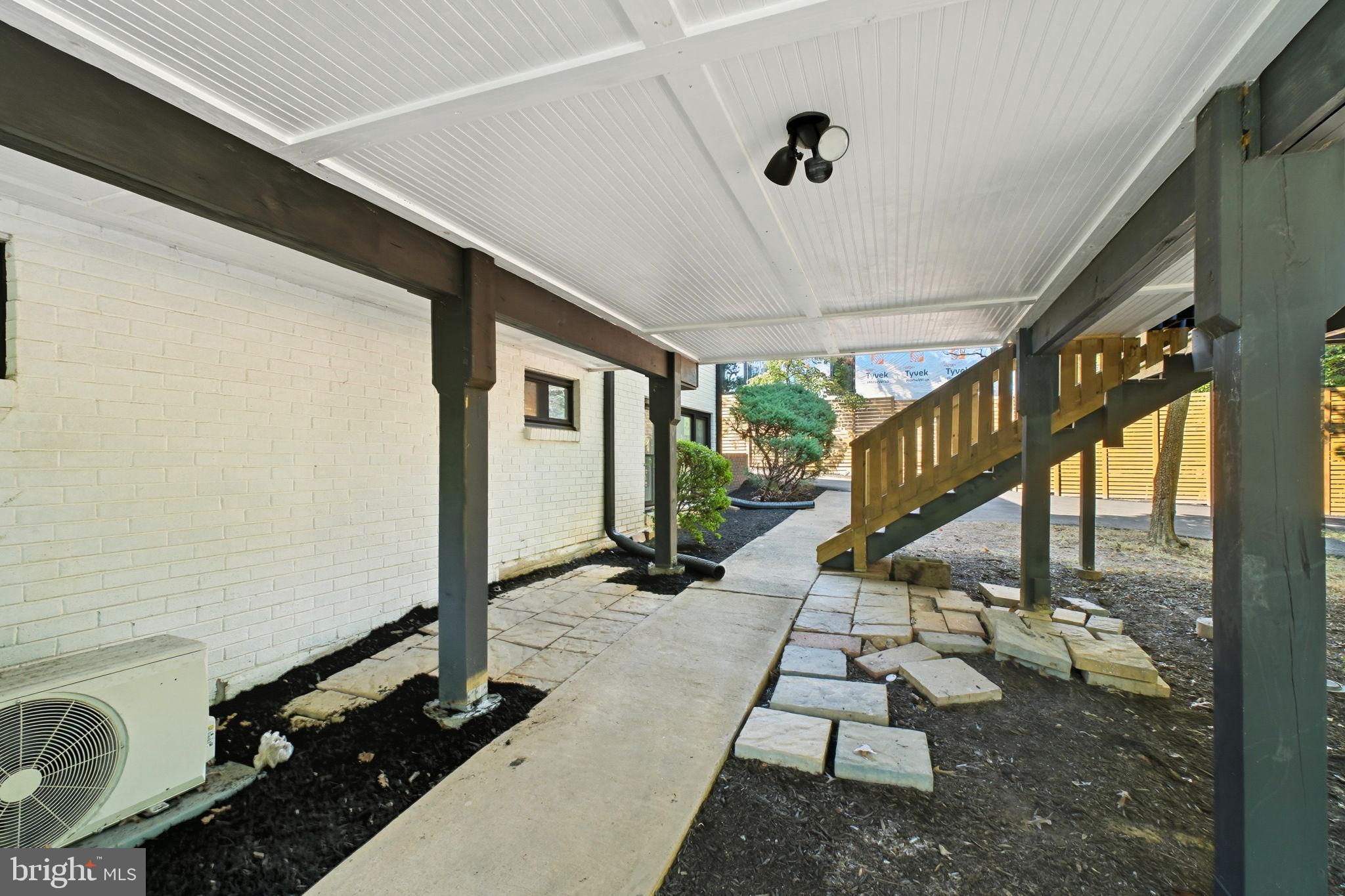 2539 Gallows Road Dunn Loring, VA 22027 - Photo 9 of 43 a view of entryway