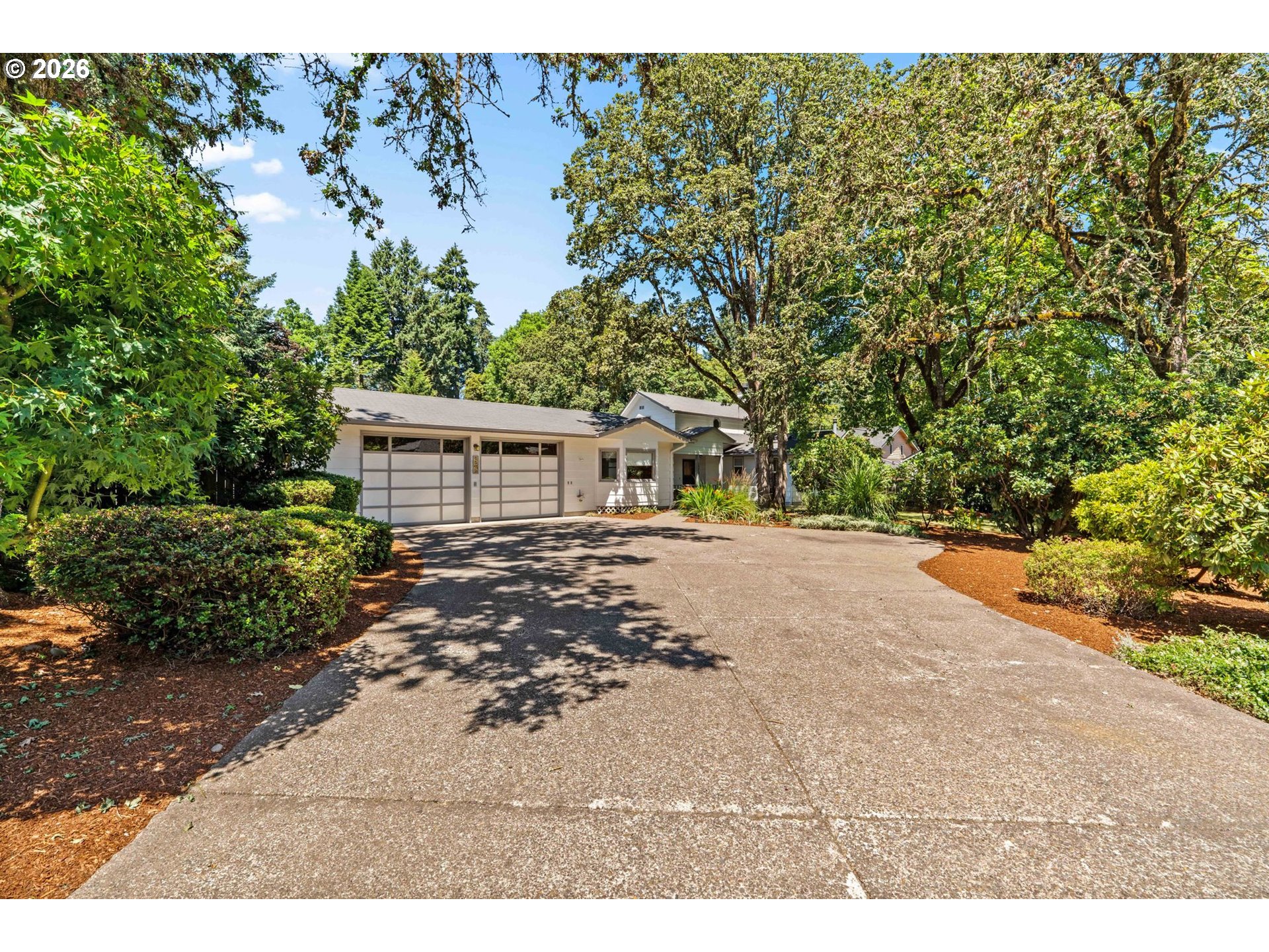 1572 Happy Lane Eugene, OR 97401 - Photo 2 of 38