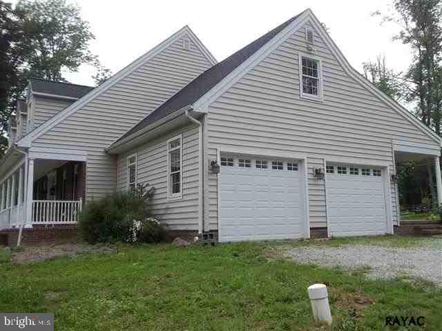 201 Carr Hill Road Gettysburg, PA 17325 - Photo 2 of 17