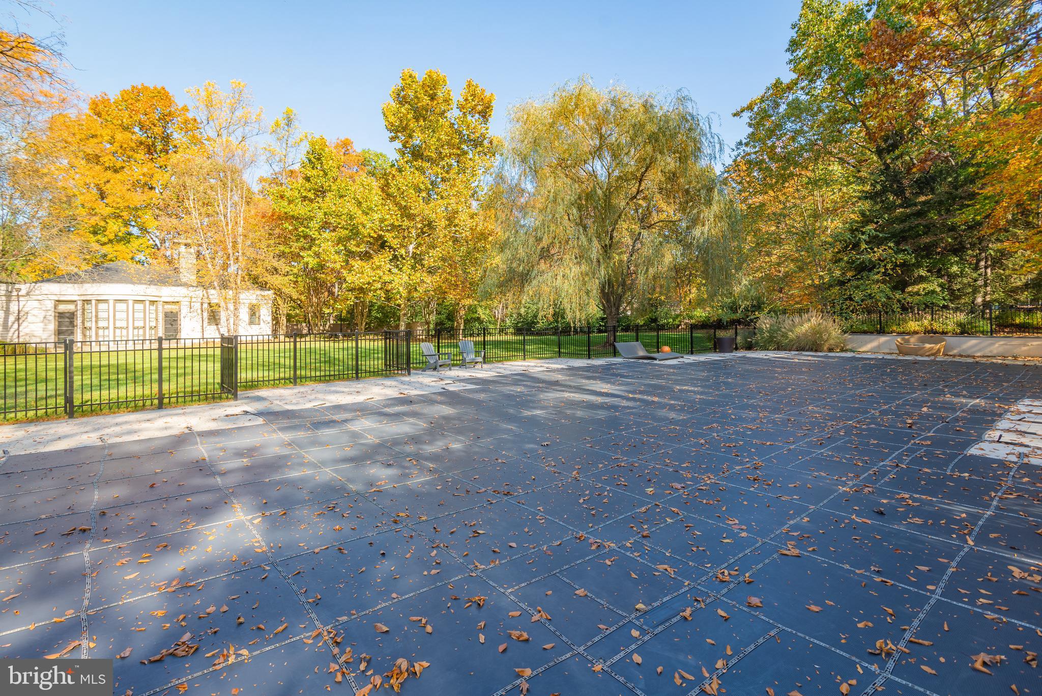 10111 Iron Gate Road Potomac, MD 20854 - Photo 79 of 94 Spectacular Geometric infinity pool