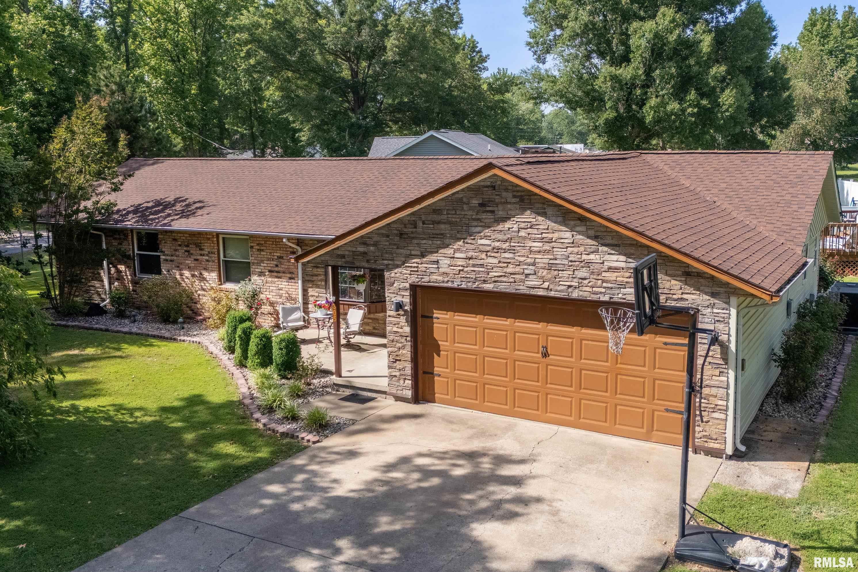 305 West Hamilton Street Energy, IL 62933 - Photo 1 of 43
