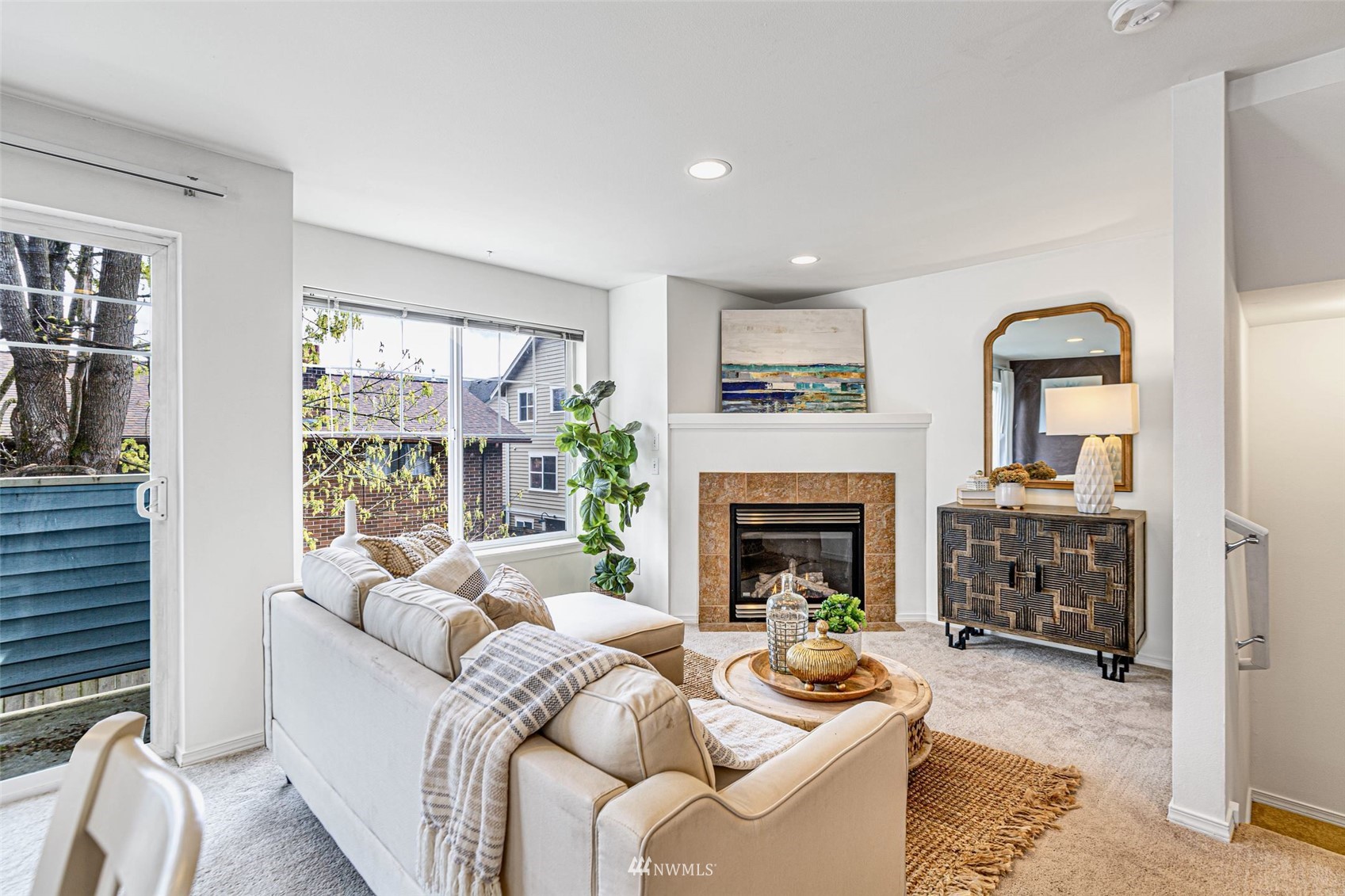 8522 Midvale Avenue North, Unit B Seattle, WA 98103 - Photo 4 of 17 Gallery Image 4