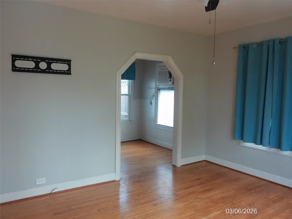 $1,200 | 4619 Ave South, Unit 2, Galveston, TX 77551