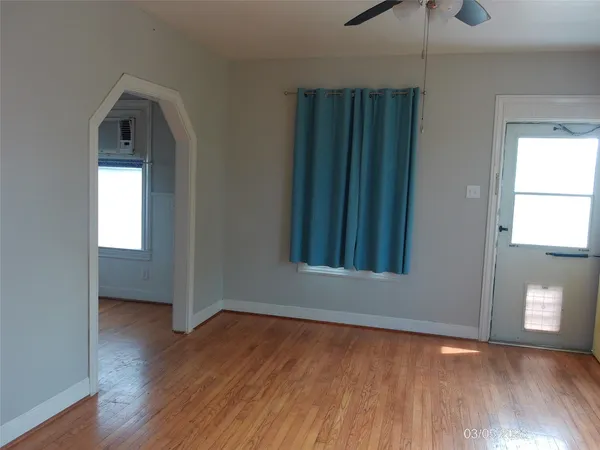 $1,200 | 4619 Ave South, Unit 2, Galveston, TX 77551