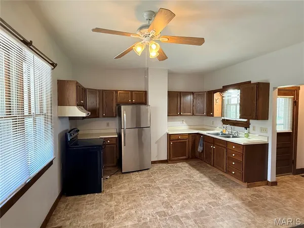 $349,000 | 229 Lee Avenue, Collinsville, IL 62234