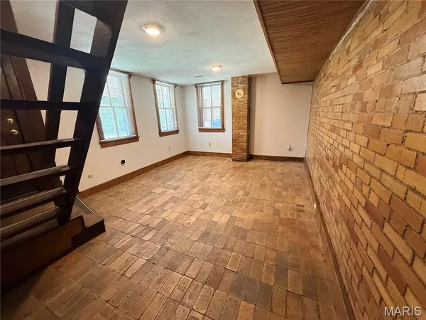 $349,000 | 229 Lee Avenue, Collinsville, IL 62234