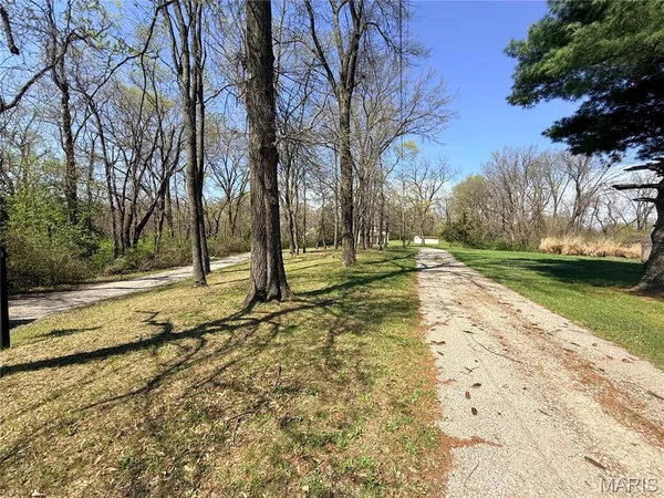 $349,000 | 229 Lee Avenue, Collinsville, IL 62234