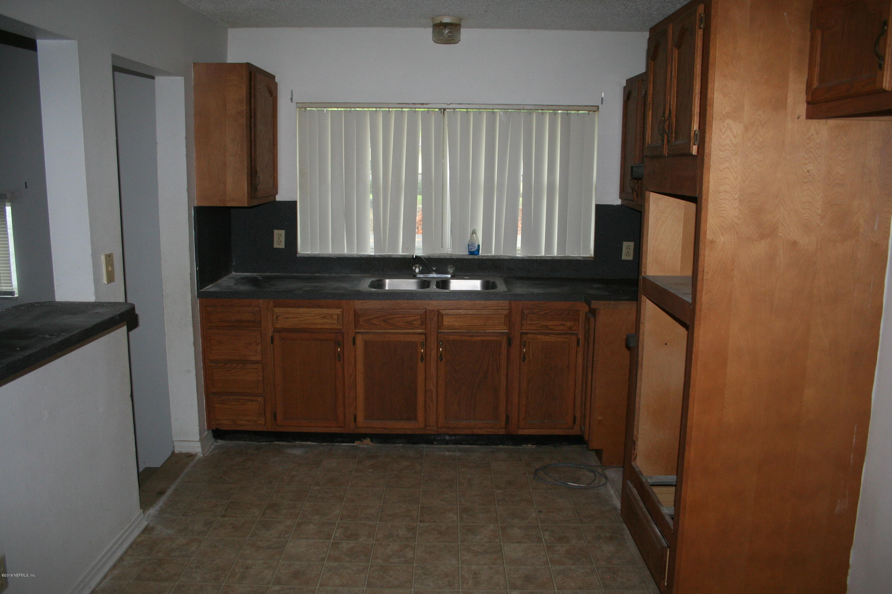 10405 Villanova Road Jacksonville, FL 32218 - Photo 18 of 25 kitchen