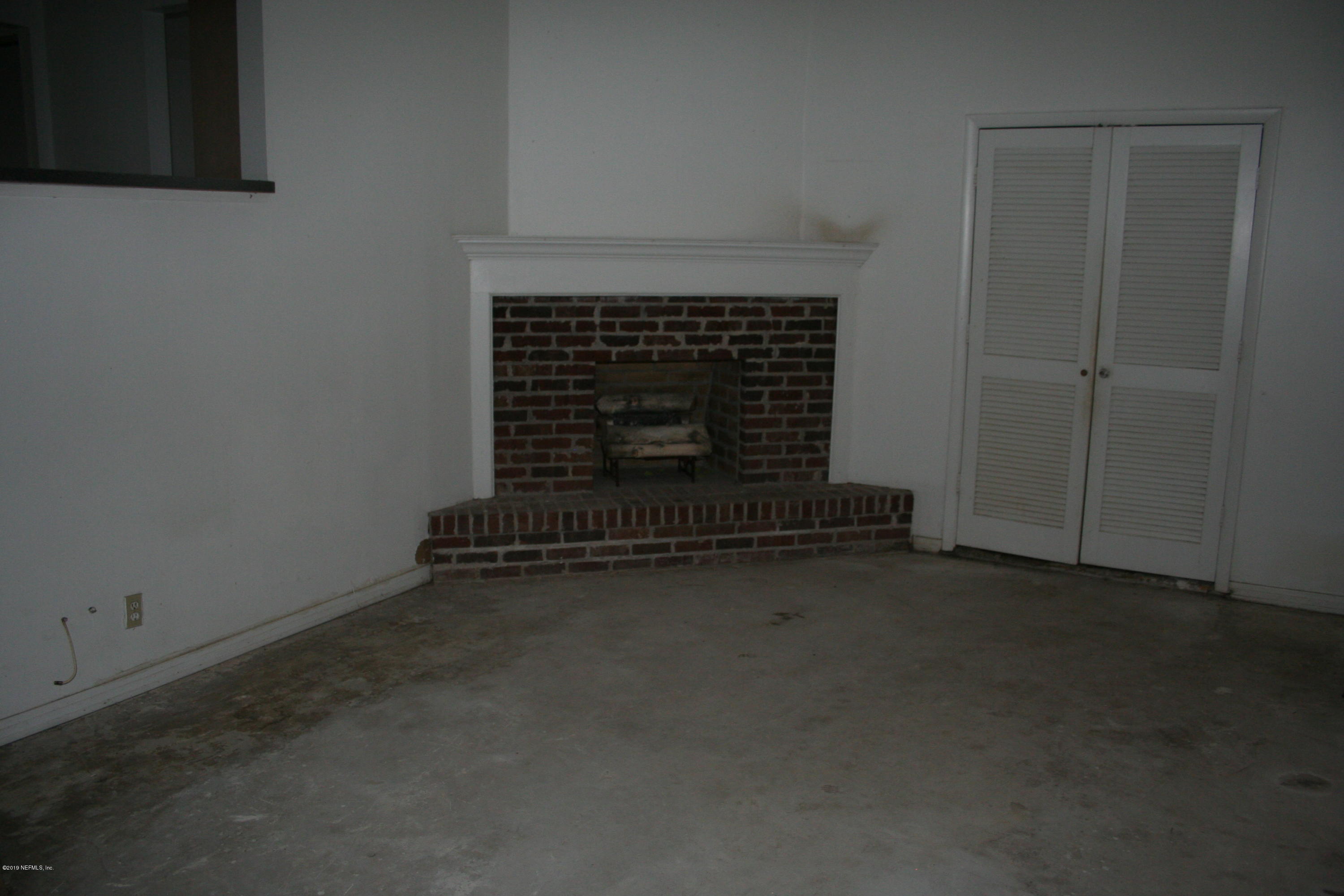 10405 Villanova Road Jacksonville, FL 32218 - Photo 19 of 25 family room