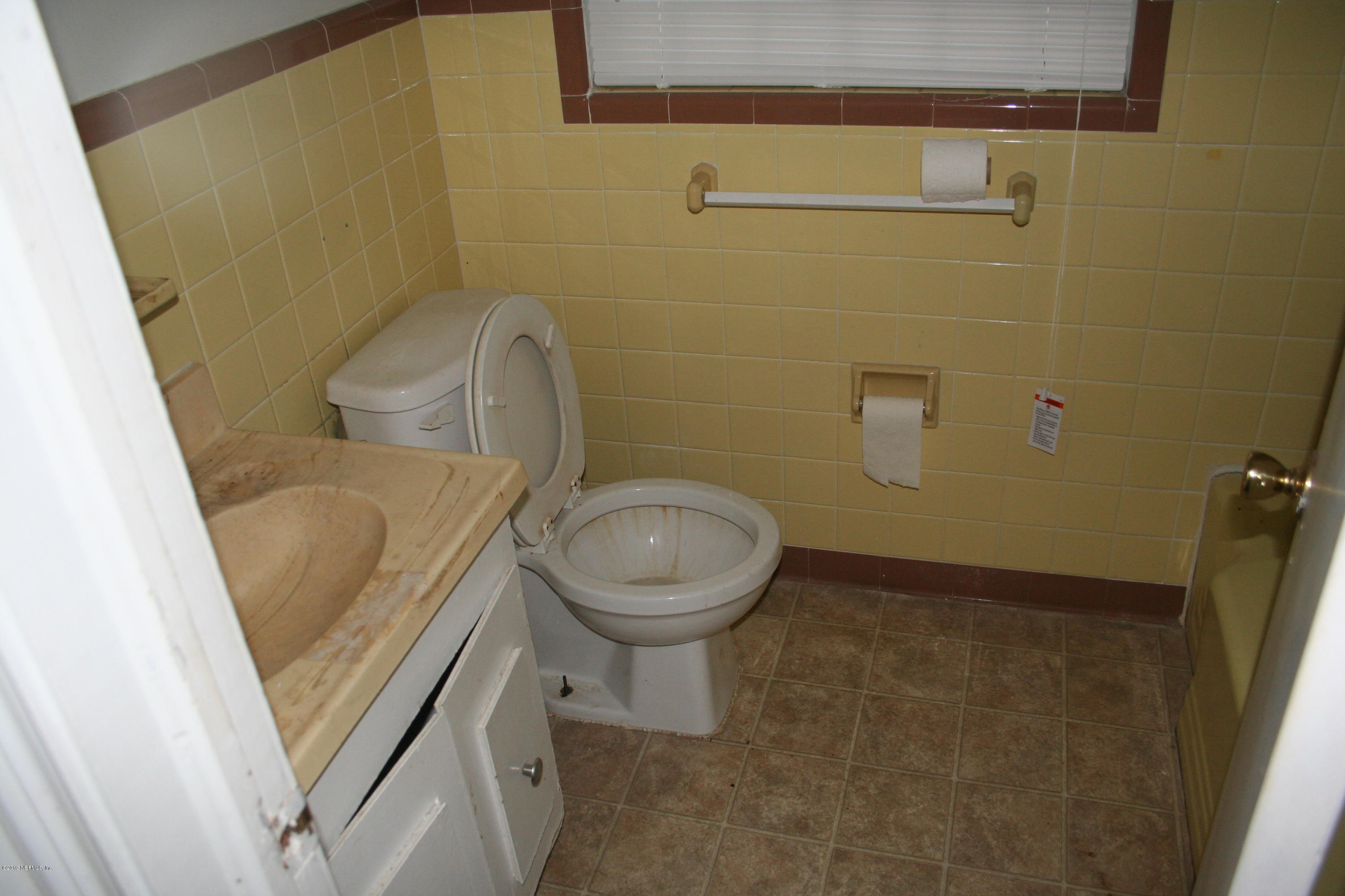 10405 Villanova Road Jacksonville, FL 32218 - Photo 25 of 25 Hall Bath