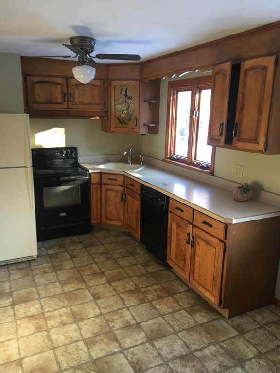 52 Clematis Road Agawam, MA 01001 - Photo 5 of 10 Gallery Image 5