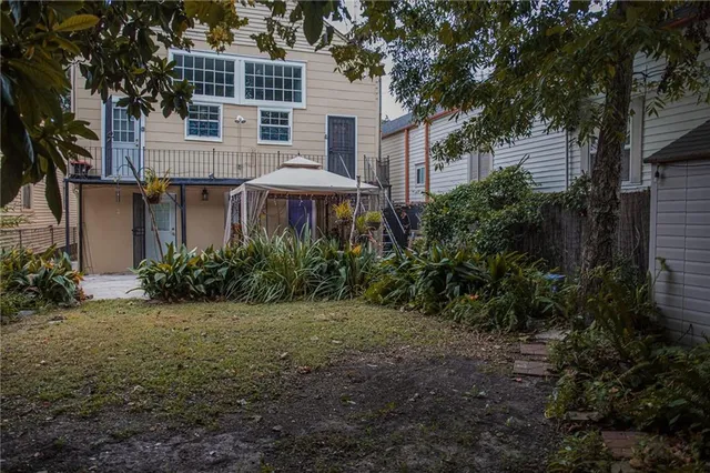 $1,300 | 1935 Bayou Road, Unit B, New Orleans, LA 70116