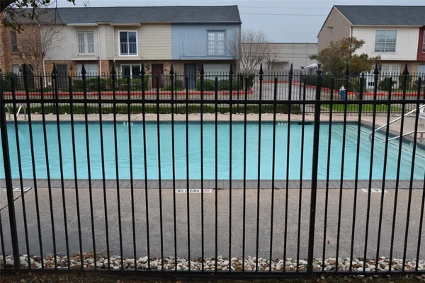 $1,450 | 6111 Beverly Hill Street, Unit 43, Houston, TX 77057