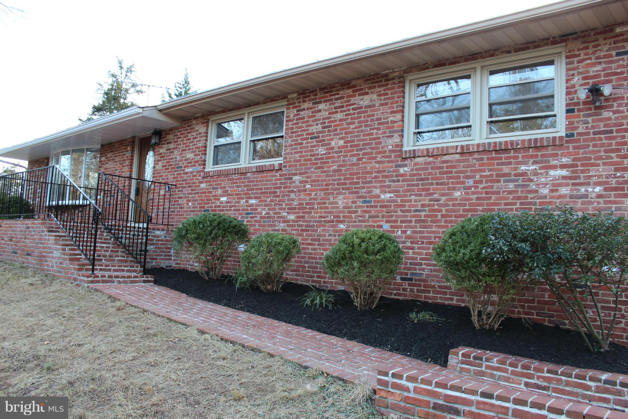 9914 Gunston Road Lorton, VA 22079 - Photo 1 of 29 Exterior (Front)