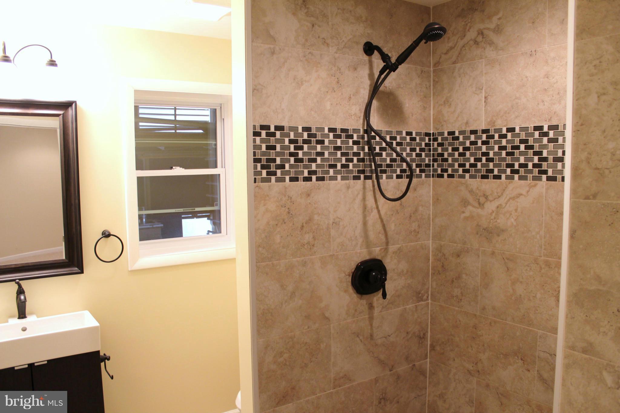 9914 Gunston Road Lorton, VA 22079 - Photo 12 of 29 Bath