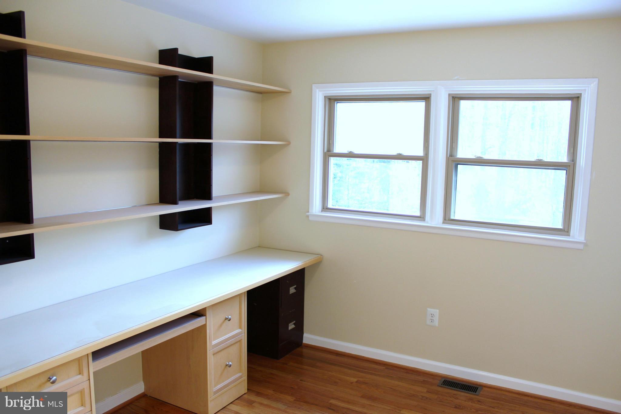 9914 Gunston Road Lorton, VA 22079 - Photo 15 of 29 Bedroom