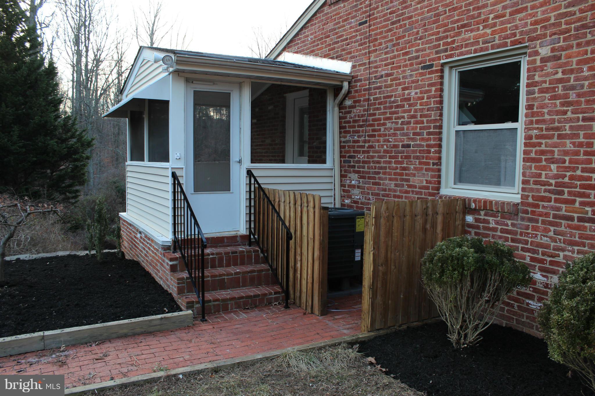 9914 Gunston Road Lorton, VA 22079 - Photo 26 of 29 Exterior (Front)
