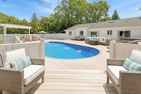 $1,695,000 | 18 Squires Avenue, East Quogue, NY 11946