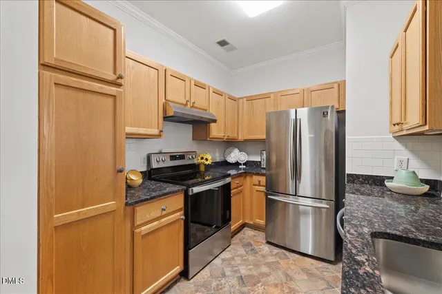 $270,000 | 800 West Savannah Ridge Road, Unit 116, Holly Springs, NC 27540