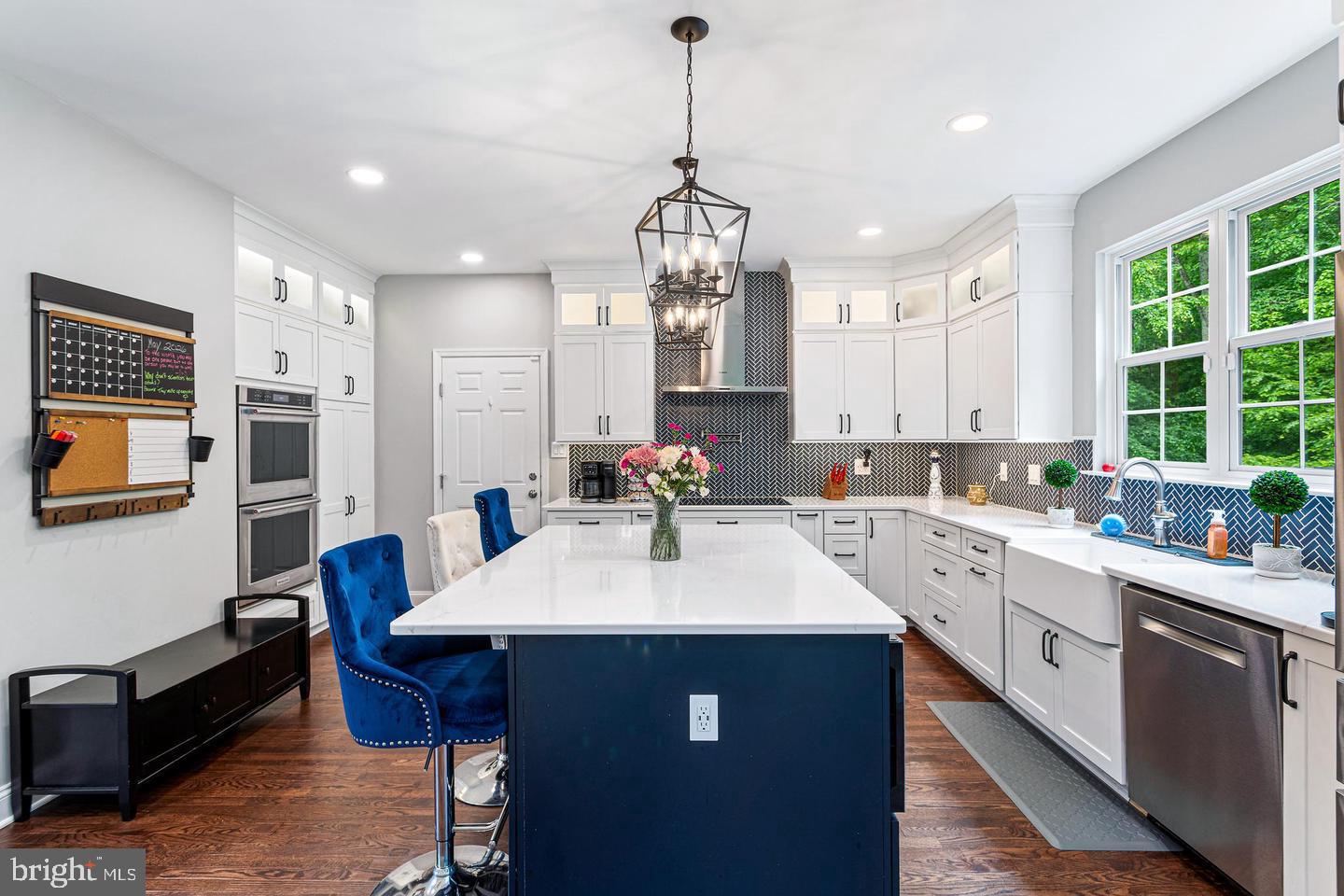 2014 Rosedale Lane Huntingtown, MD 20639 - Photo 19 of 127 Two-tone cabinets