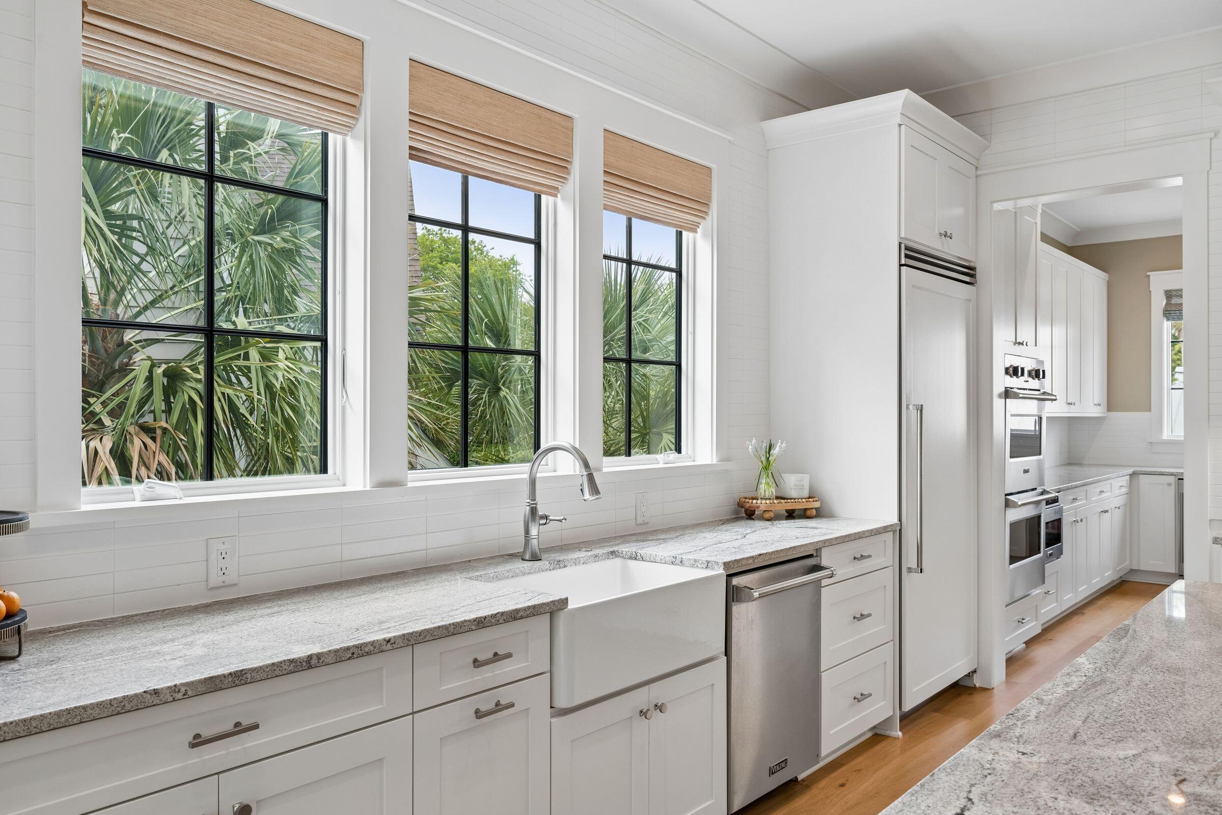 924 Pitt Street Mount Pleasant, SC 29464 - Photo 11 of 71 924PittSt-KeenEyeMarketing-029