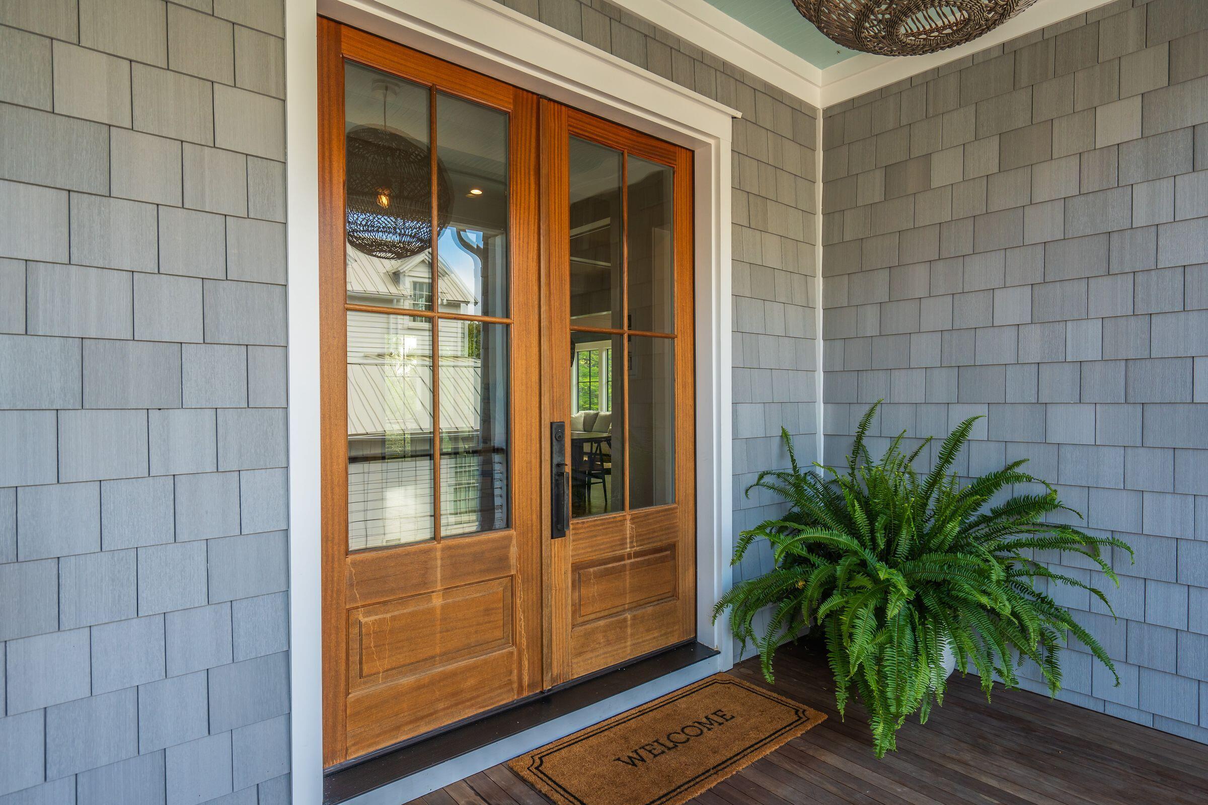 924 Pitt Street Mount Pleasant, SC 29464 - Photo 2 of 71 924PittSt-KeenEyeMarketing-013