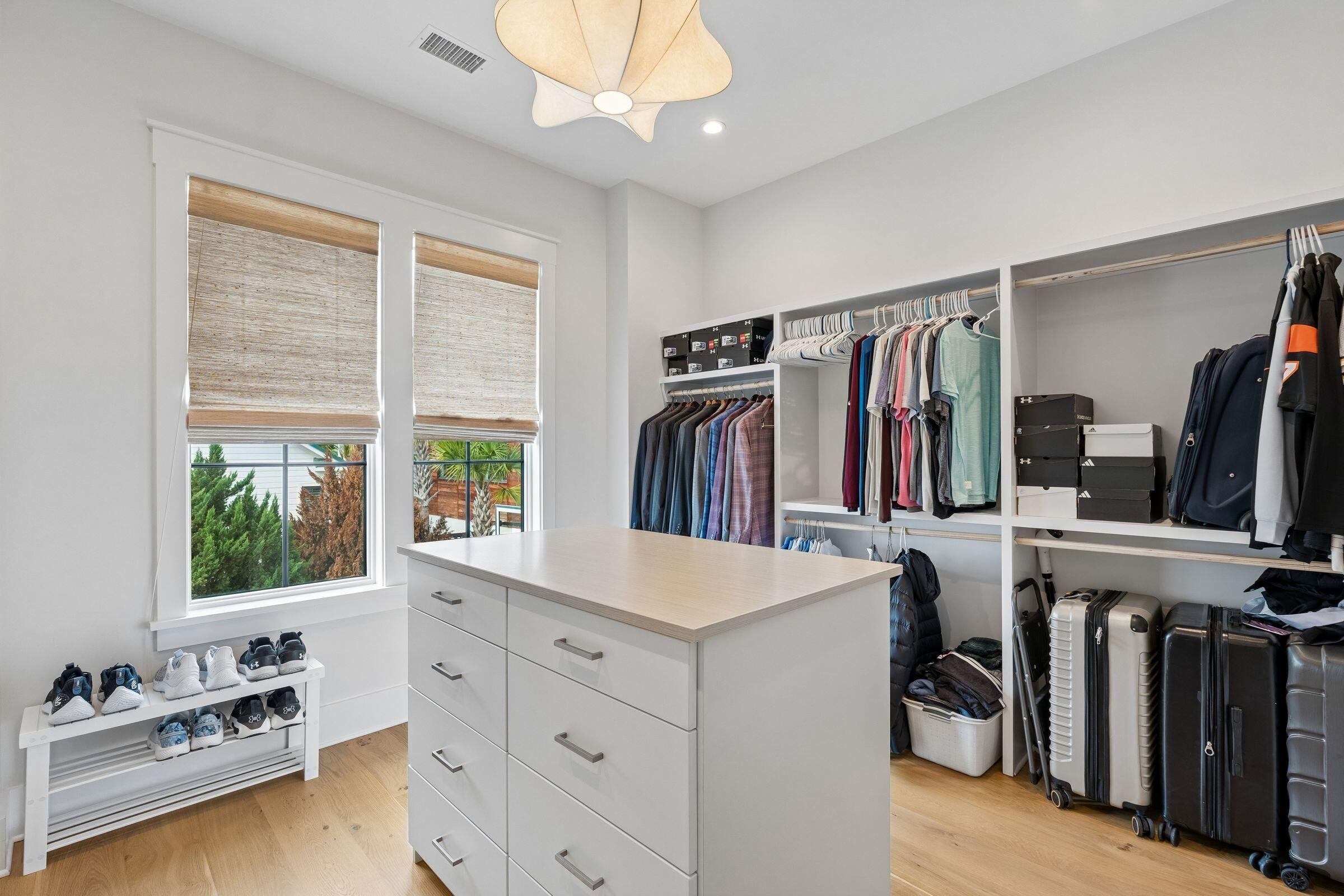 924 Pitt Street Mount Pleasant, SC 29464 - Photo 27 of 71 924PittSt-KeenEyeMarketing-049